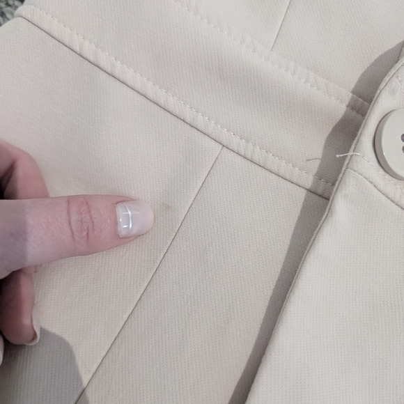 Elegant Cream Women's Blazer - Picture 6 of 7